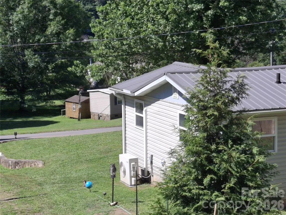 2795 Old Henson Cove Road Canton, NC 28716