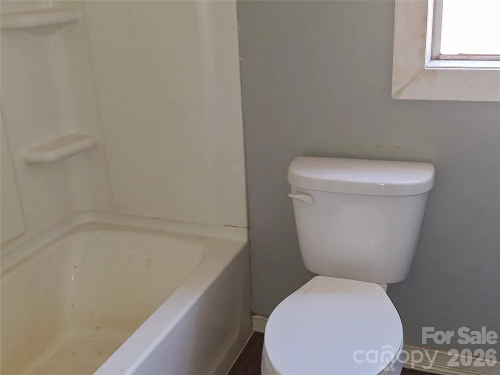 2795 Old Henson Cove Road Canton, NC 28716