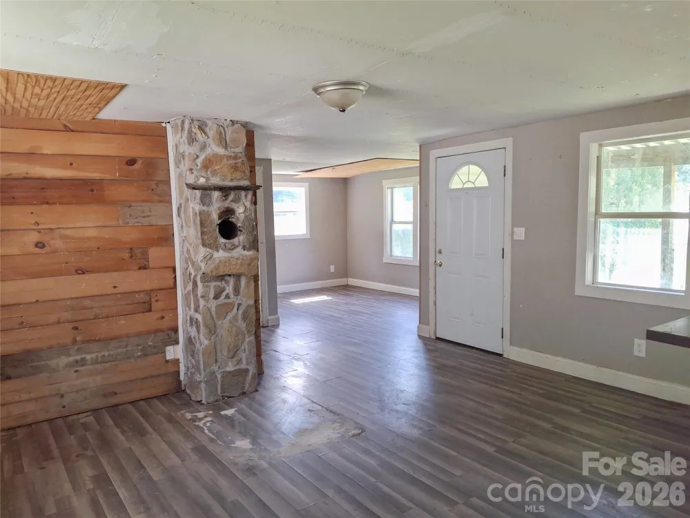 2795 Old Henson Cove Road Canton, NC 28716