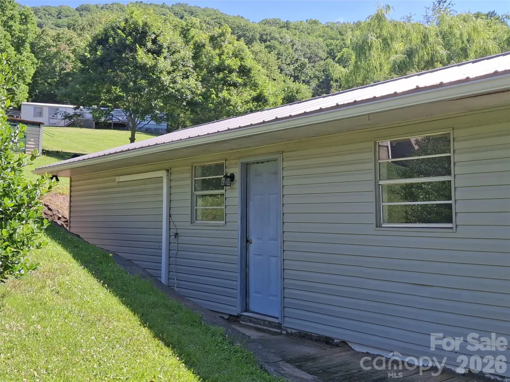 2795 Old Henson Cove Road Canton, NC 28716