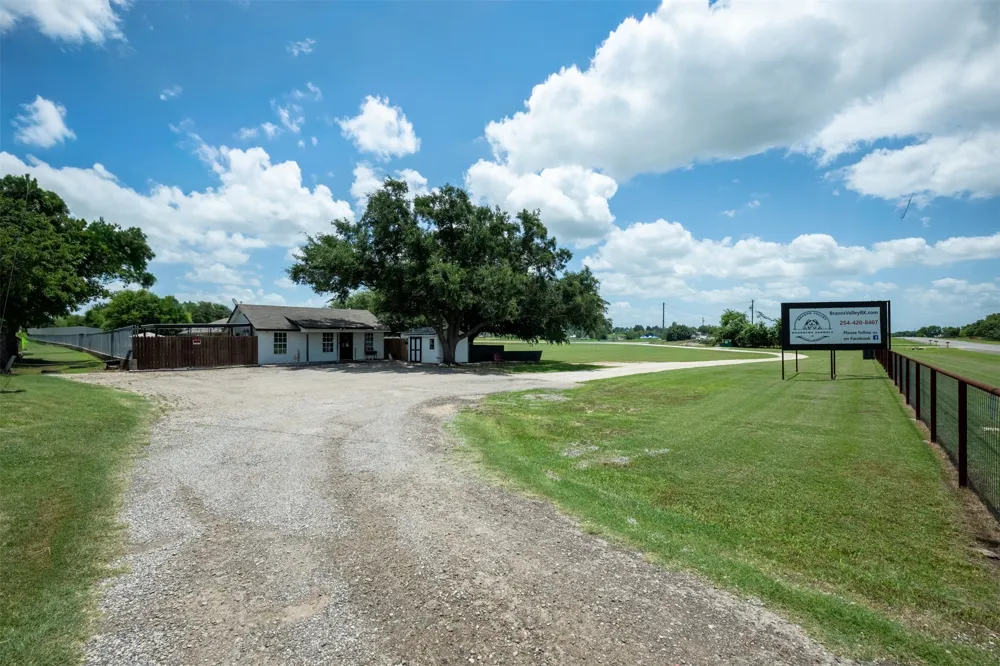 5327 Old Lorena Road Lorena, TX 76655