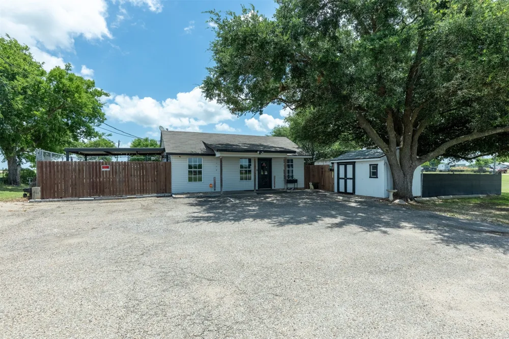 5327 Old Lorena Road Lorena, TX 76655