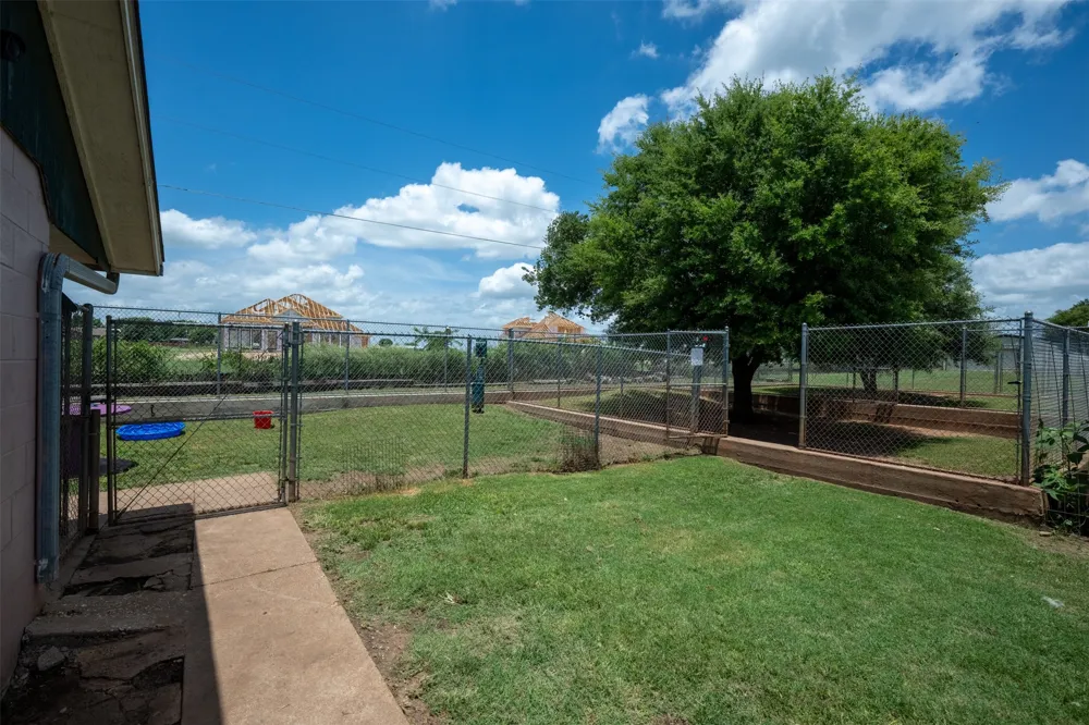 5327 Old Lorena Road Lorena, TX 76655