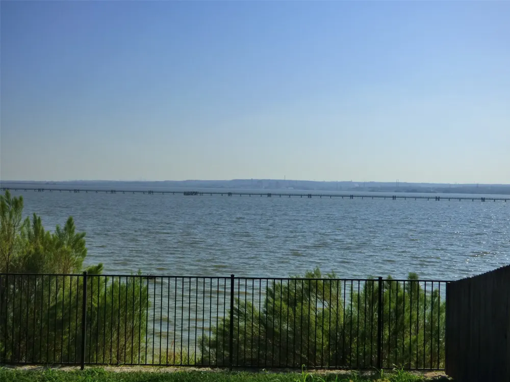 1846 Bayfront Drive Dallas, TX 75051