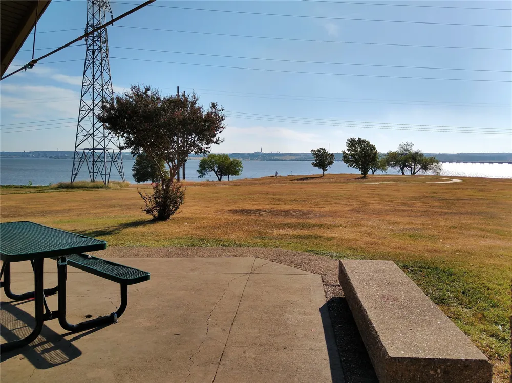 1846 Bayfront Drive Dallas, TX 75051
