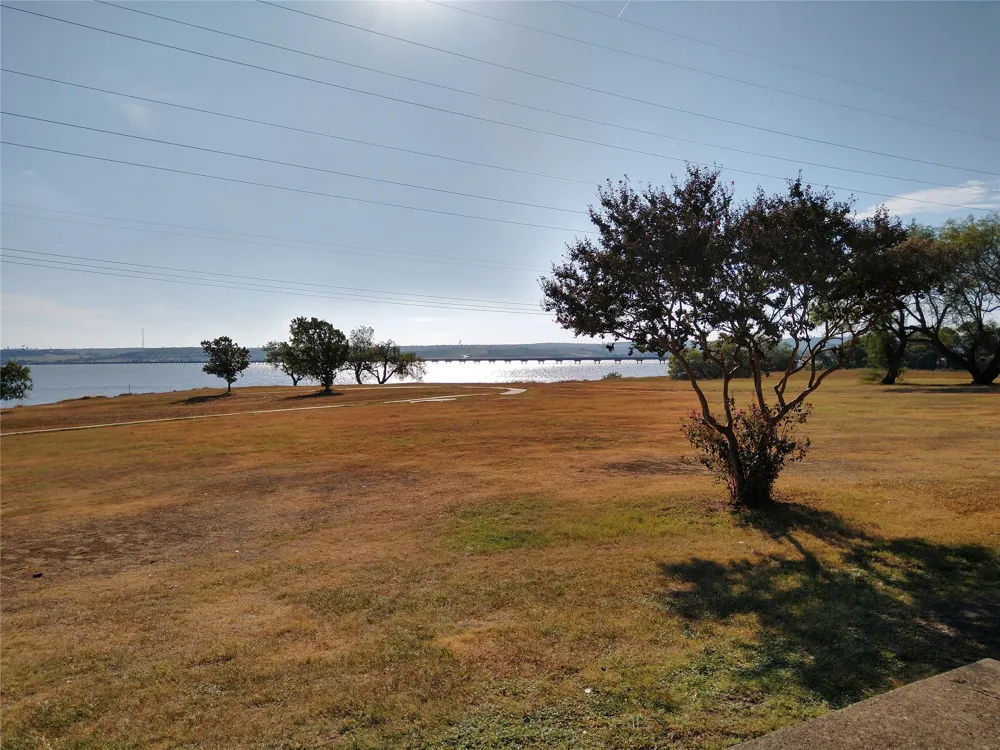 1846 Bayfront Drive Dallas, TX 75051