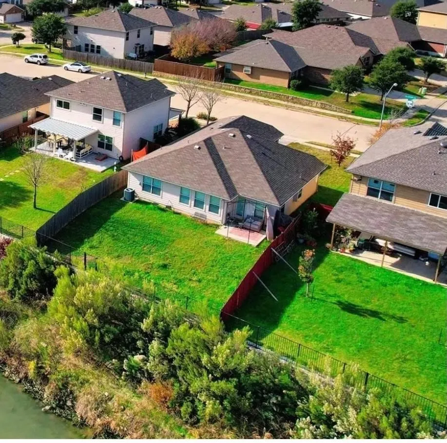 1846 Bayfront Drive Dallas, TX 75051