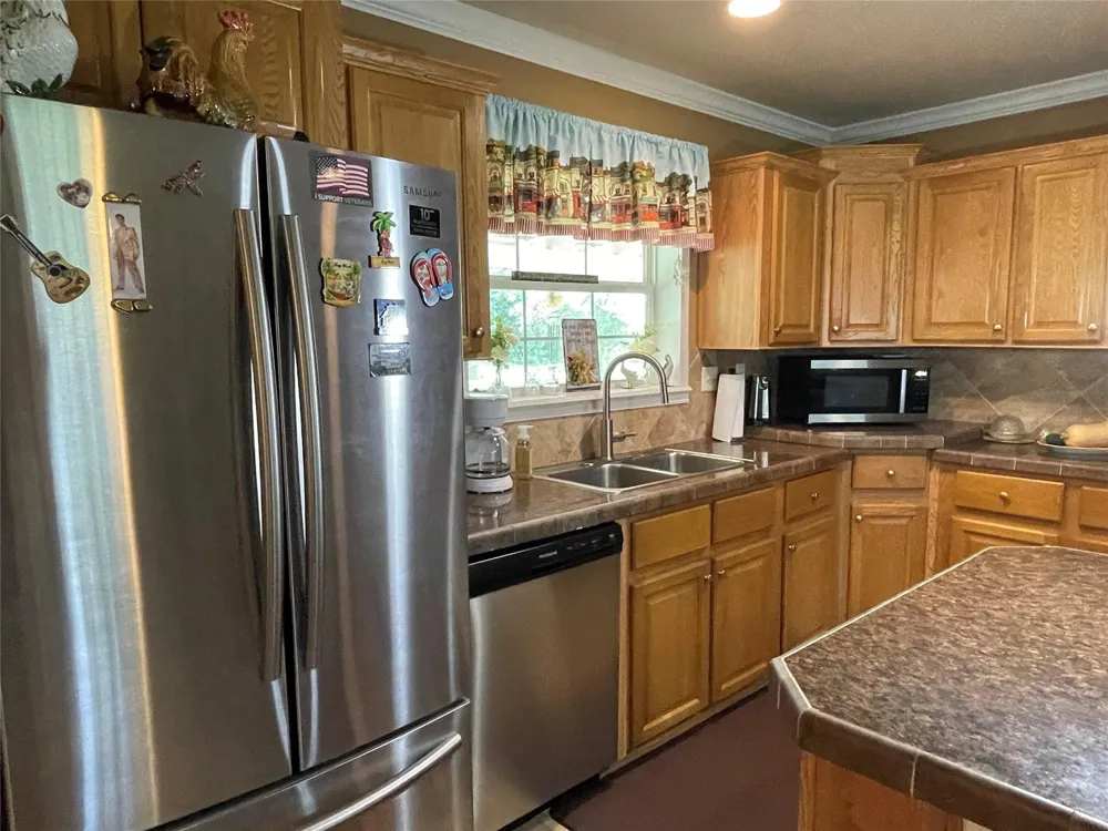1666 Us Highway 84 Oakwood, TX 75855