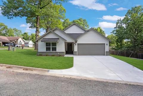 1312 Hummingbird Lane