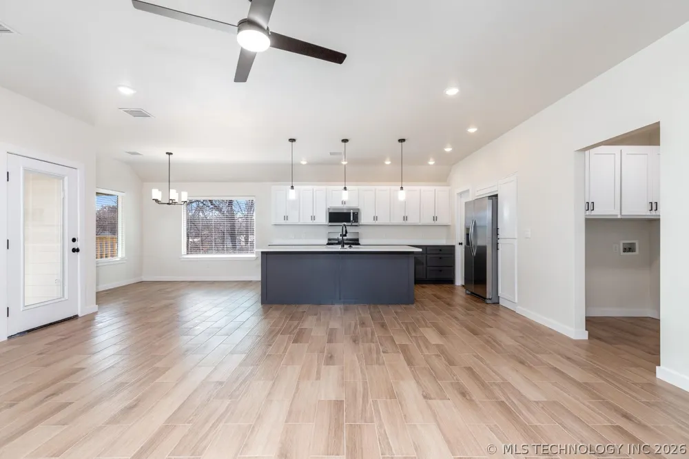 1312 Hummingbird Lane Grove, OK 74344