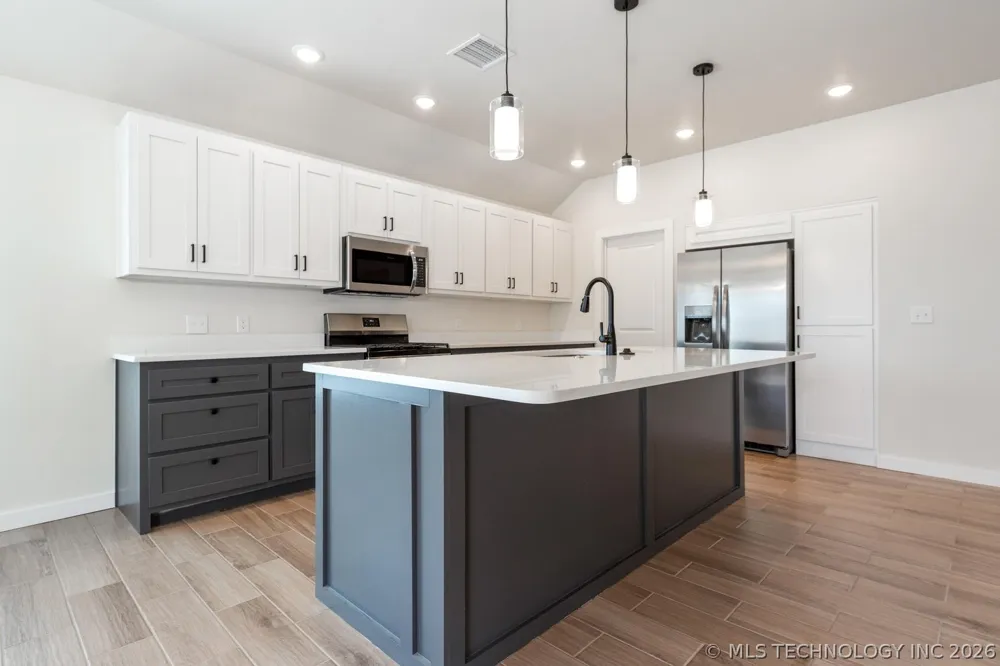 1312 Hummingbird Lane Grove, OK 74344