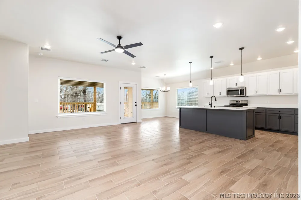 1312 Hummingbird Lane Grove, OK 74344