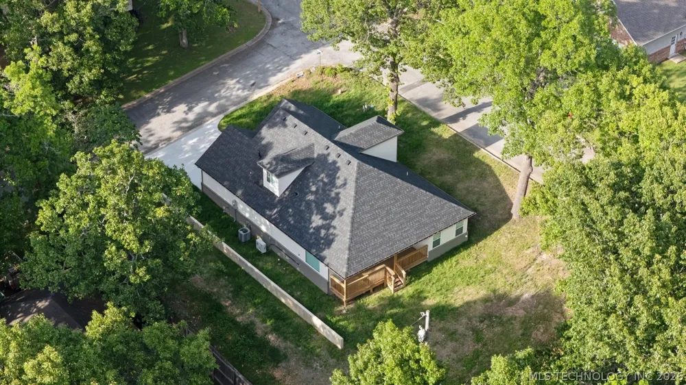 1312 Hummingbird Lane Grove, OK 74344