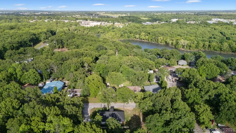 1312 Hummingbird Lane Grove, OK 74344