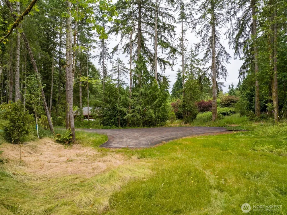 9495 Bucsit Lane NE Bainbridge Island, WA 98110