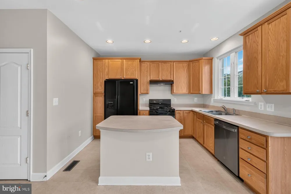 13013 SAINT CLAIR ROAD Clarksburg, MD 20871