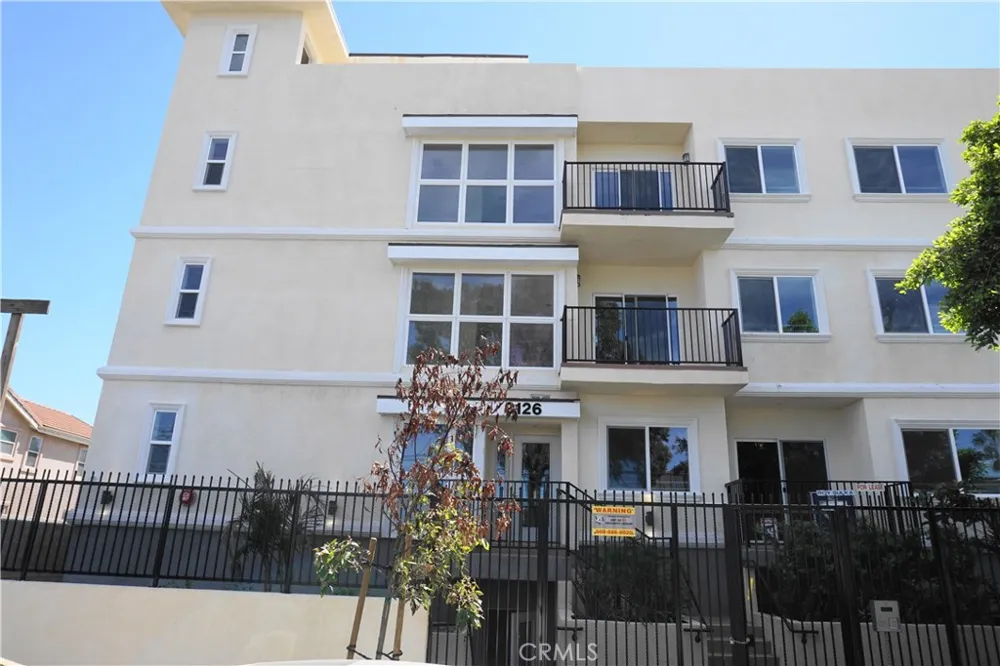 9126 Langdon Avenue #303 North Hills, CA 91343