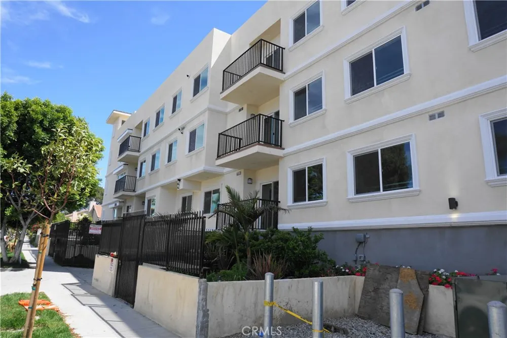 9126 Langdon Avenue #303 North Hills, CA 91343
