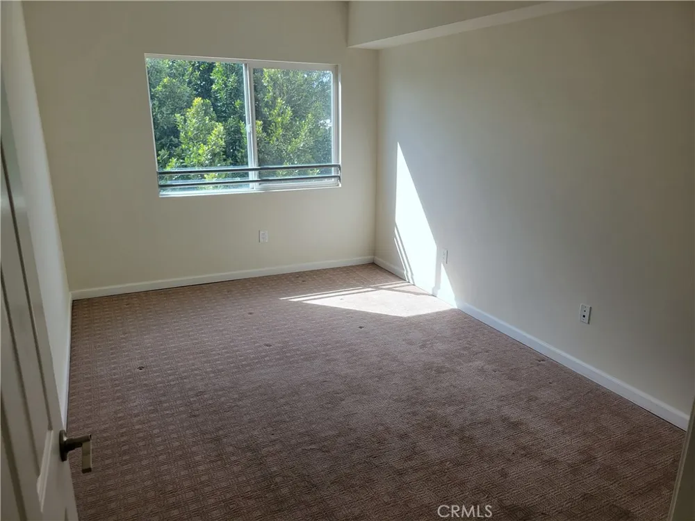 9126 Langdon Avenue #303 North Hills, CA 91343
