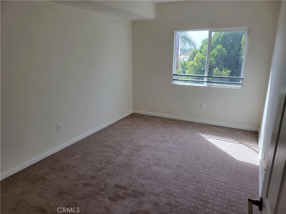 9126 Langdon Avenue #303 North Hills, CA 91343