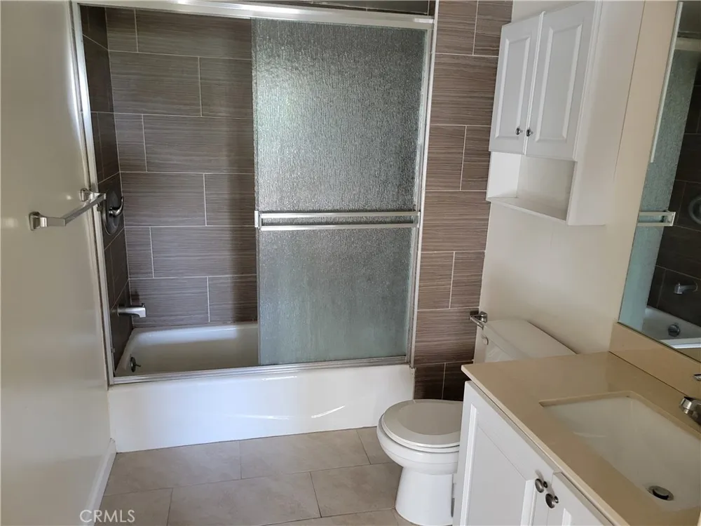 9126 Langdon Avenue #303 North Hills, CA 91343