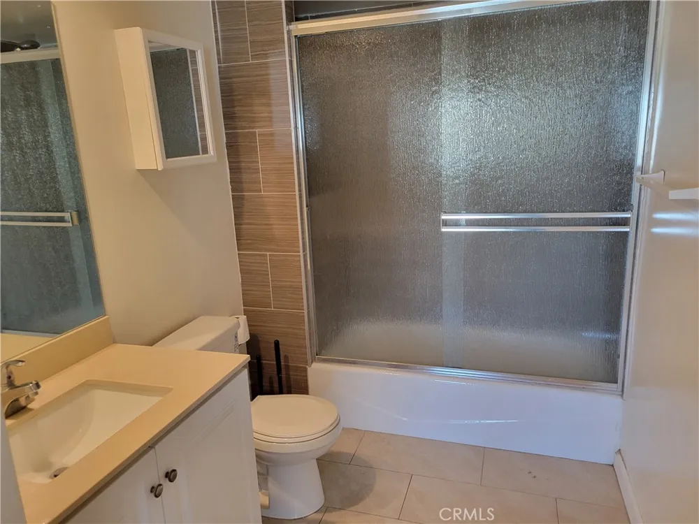 9126 Langdon Avenue #303 North Hills, CA 91343