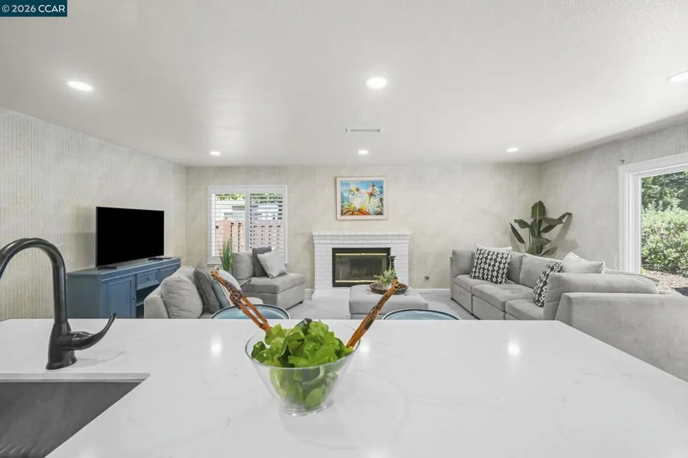 3385 Green Meadow Dr Danville, CA 94506