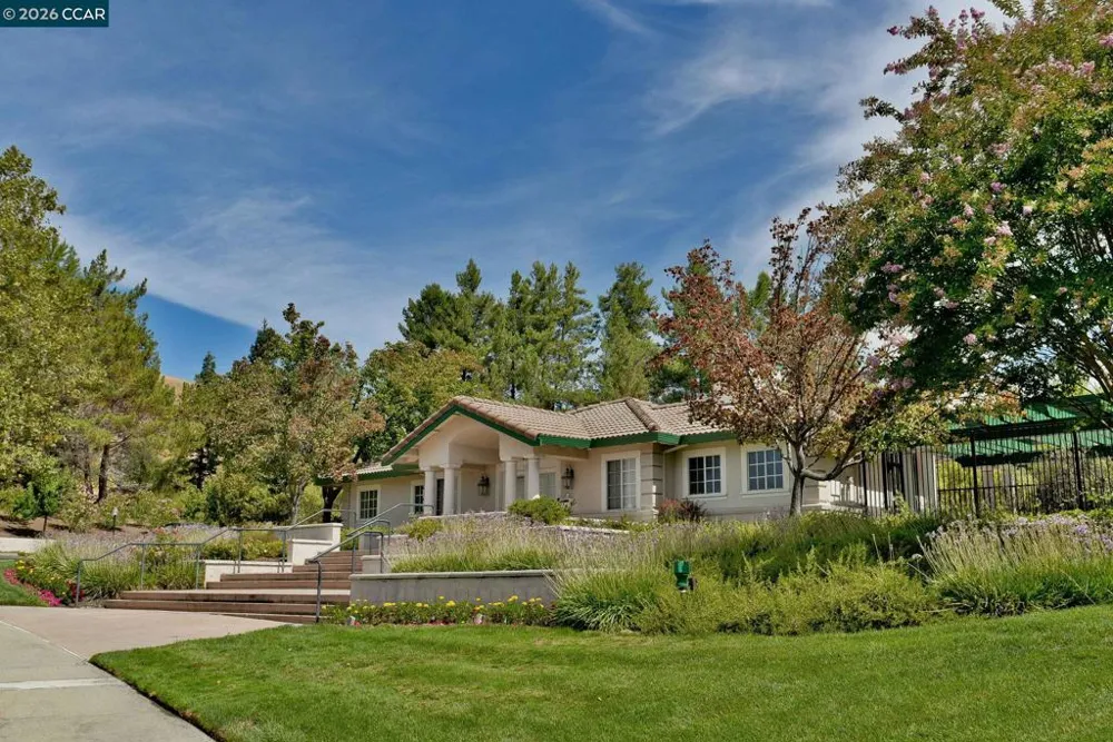 3385 Green Meadow Dr Danville, CA 94506