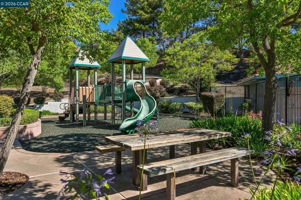 3385 Green Meadow Dr Danville, CA 94506