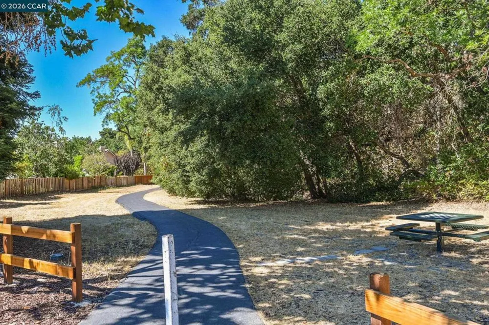 3385 Green Meadow Dr Danville, CA 94506