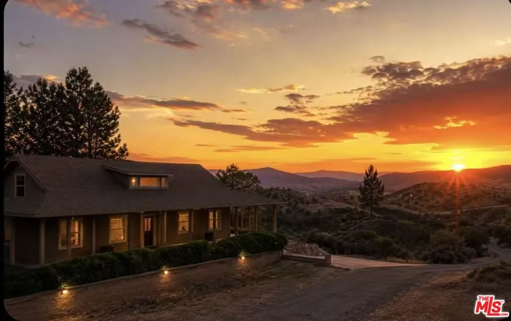 18087 Newview Drive Lake Hughes, CA 93532