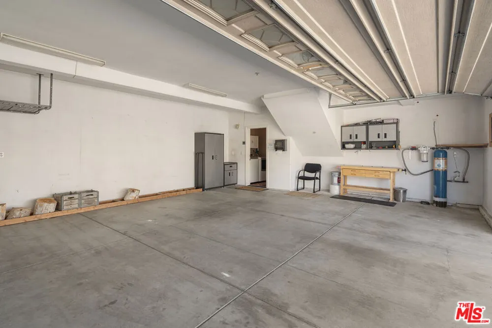 18087 Newview Drive Lake Hughes, CA 93532