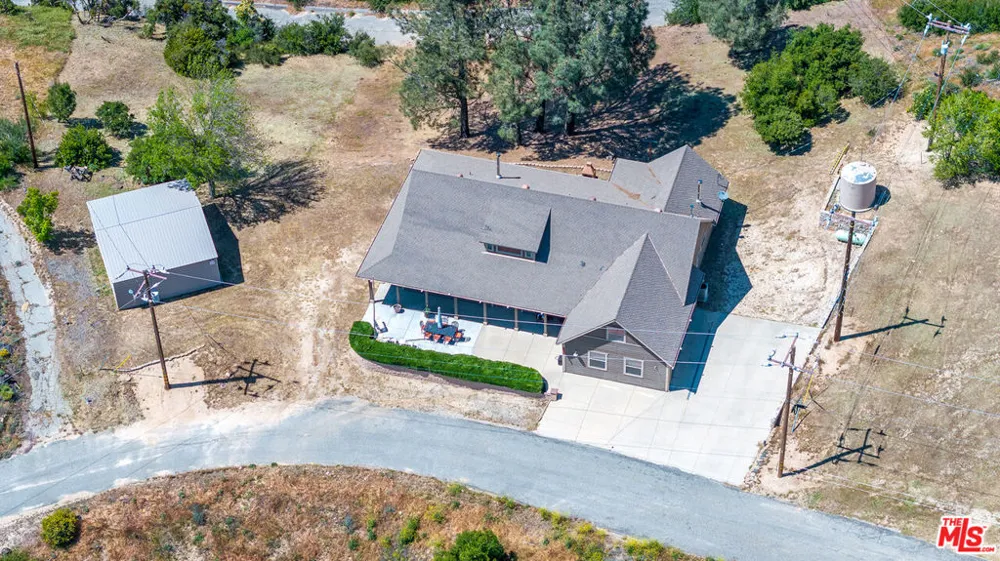 18087 Newview Drive Lake Hughes, CA 93532