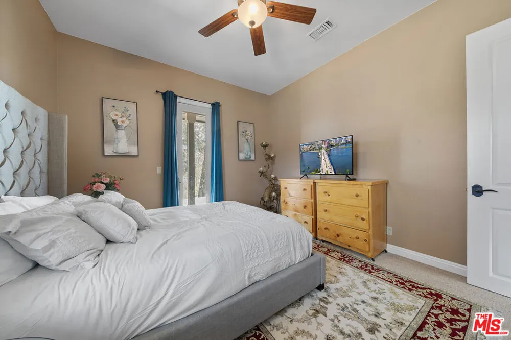 18087 Newview Drive Lake Hughes, CA 93532
