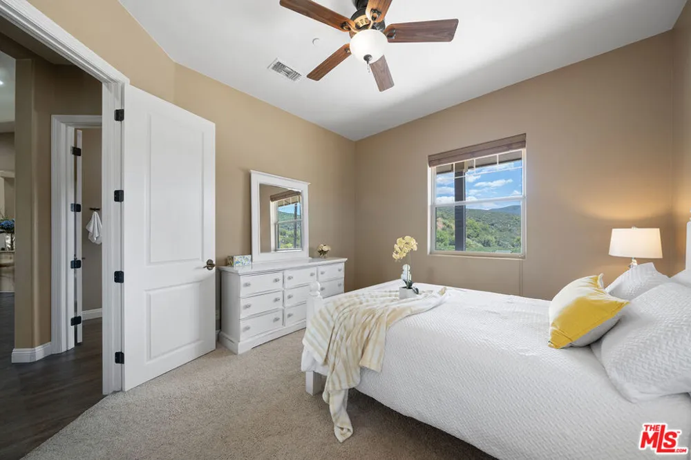 18087 Newview Drive Lake Hughes, CA 93532