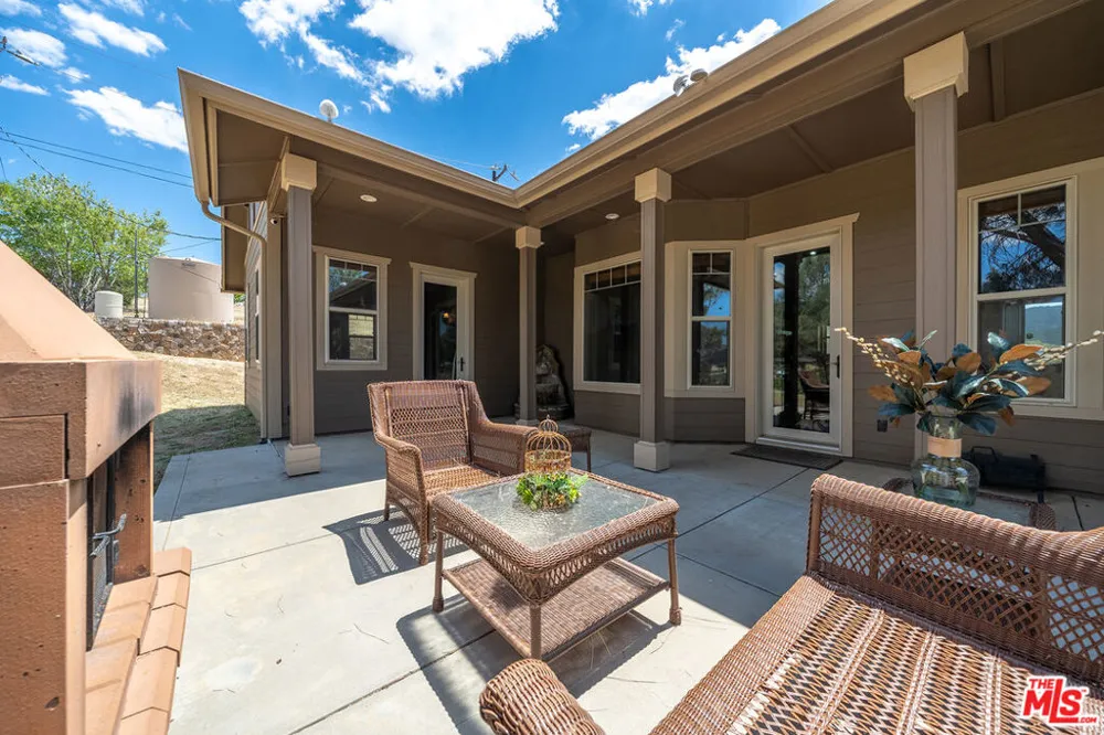 18087 Newview Drive Lake Hughes, CA 93532