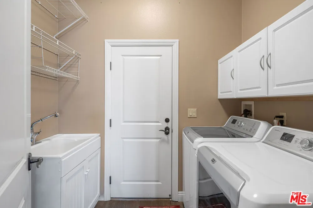 18087 Newview Drive Lake Hughes, CA 93532