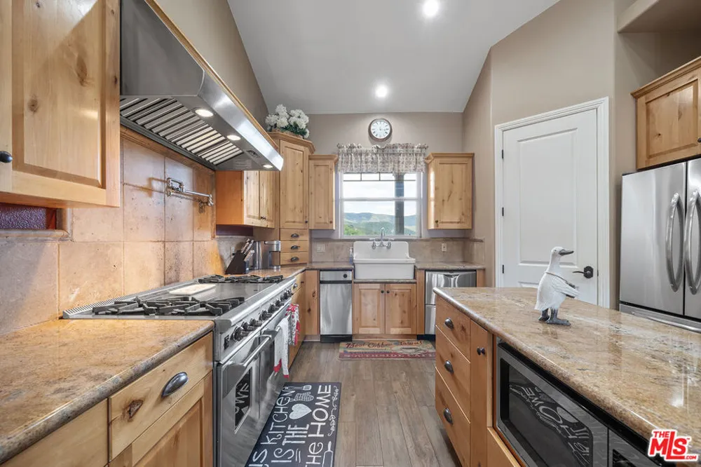18087 Newview Drive Lake Hughes, CA 93532