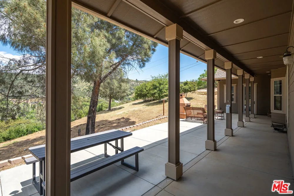 18087 Newview Drive Lake Hughes, CA 93532