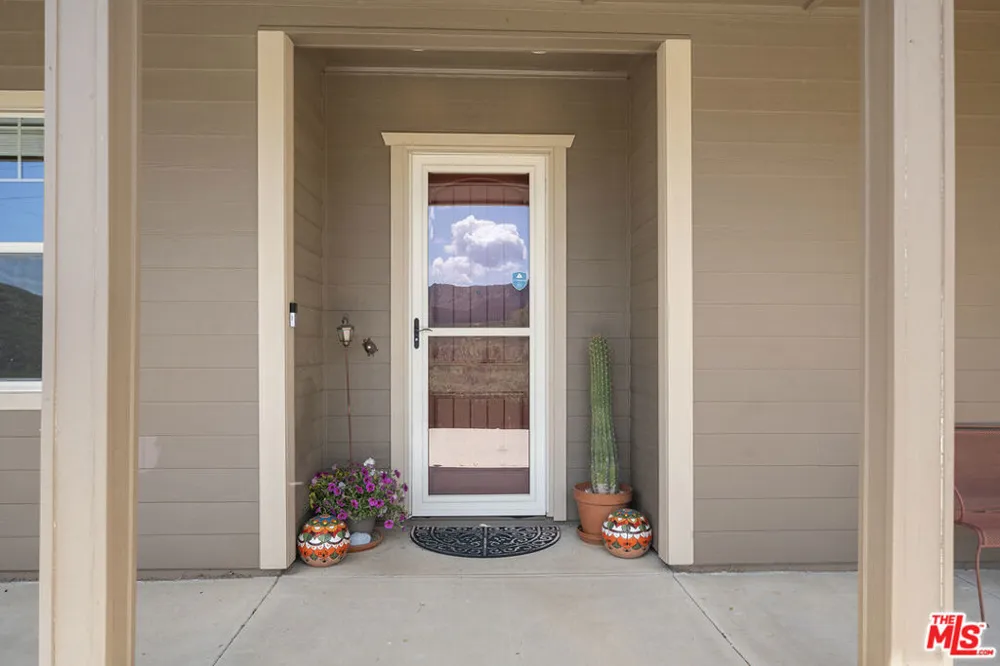 18087 Newview Drive Lake Hughes, CA 93532