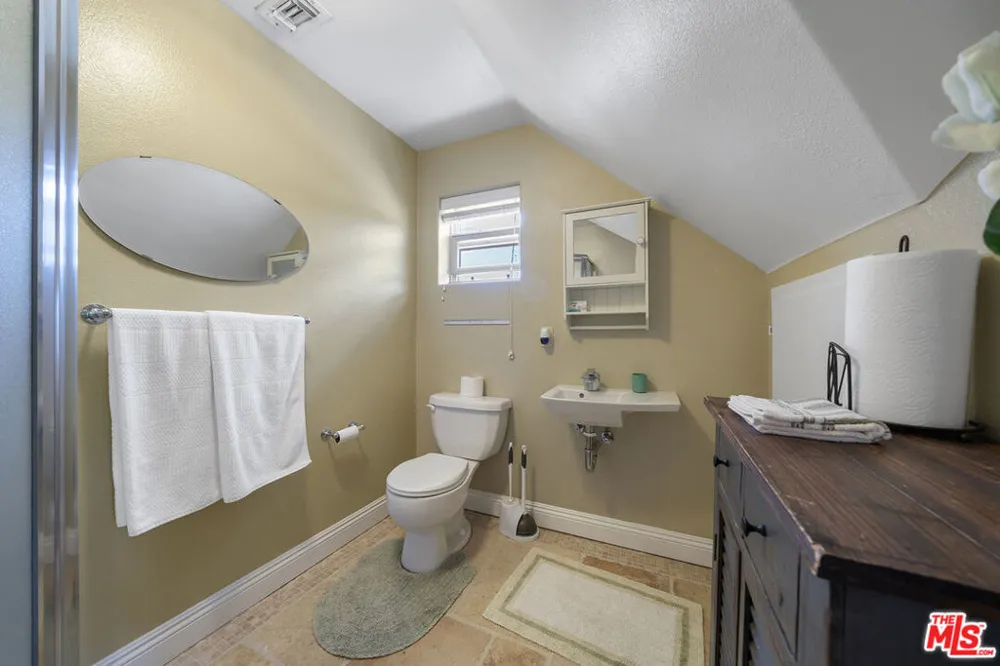 18087 Newview Drive Lake Hughes, CA 93532
