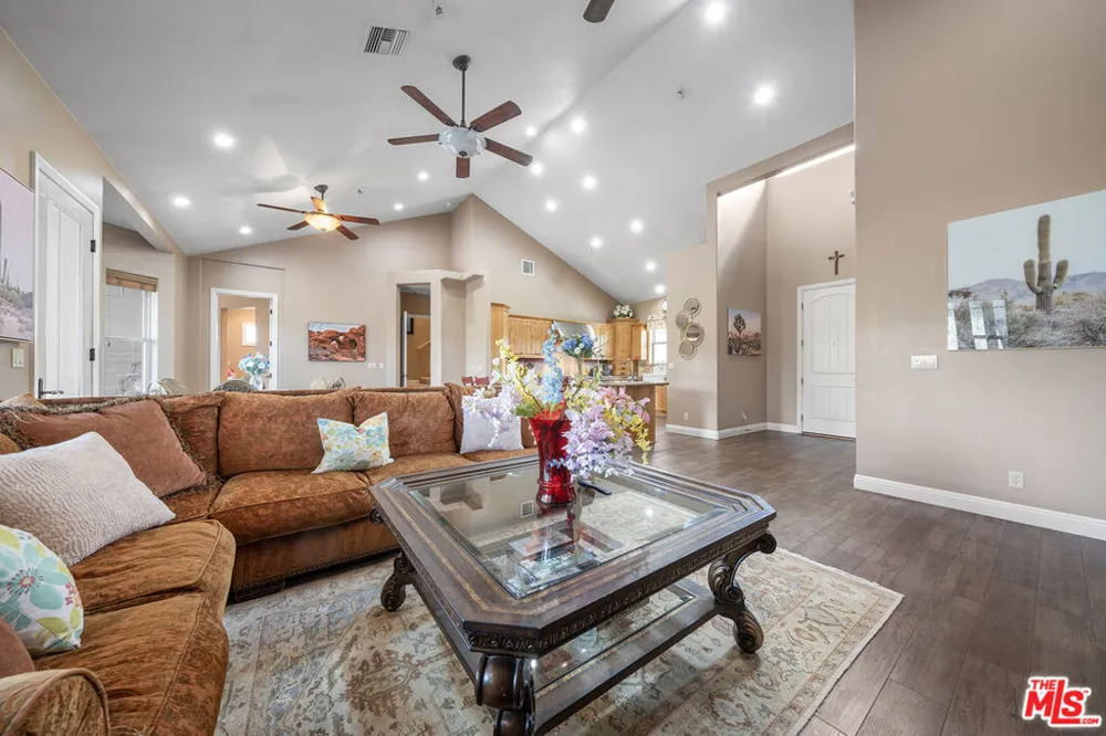 18087 Newview Drive Lake Hughes, CA 93532