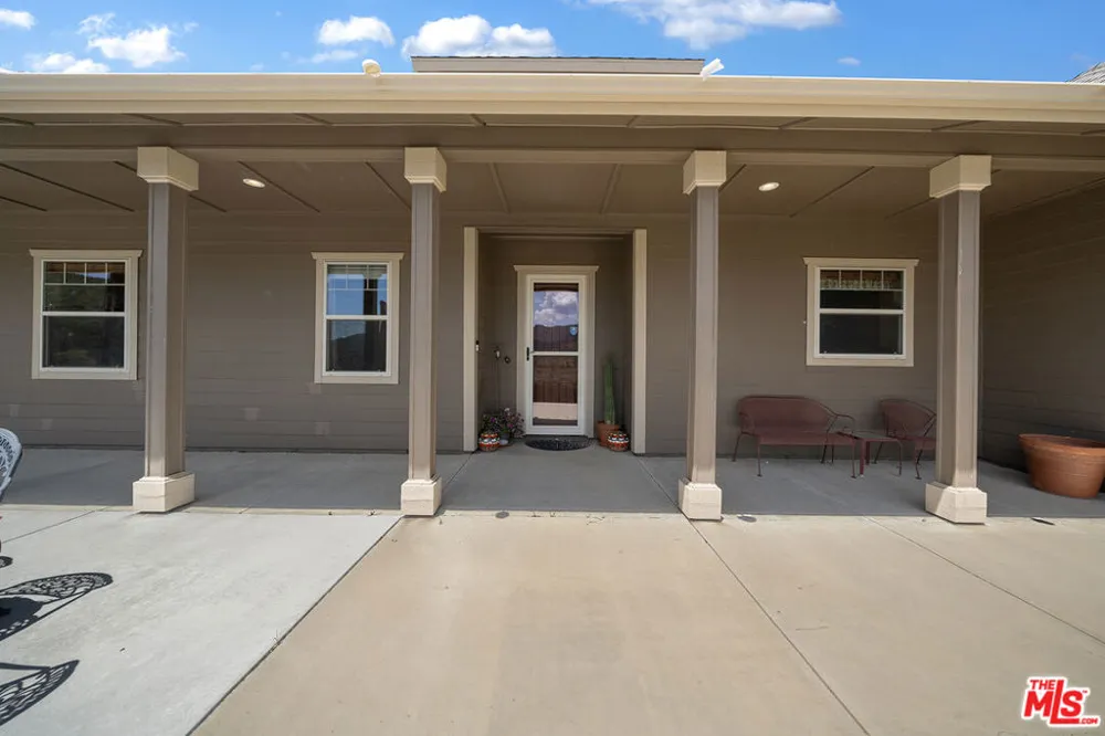 18087 Newview Drive Lake Hughes, CA 93532