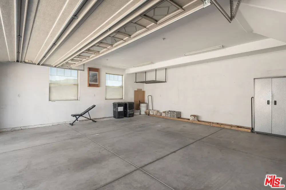 18087 Newview Drive Lake Hughes, CA 93532