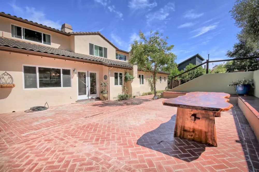Address Not Shown Aptos, CA 95003