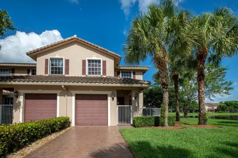 3501 Lakeside Drive