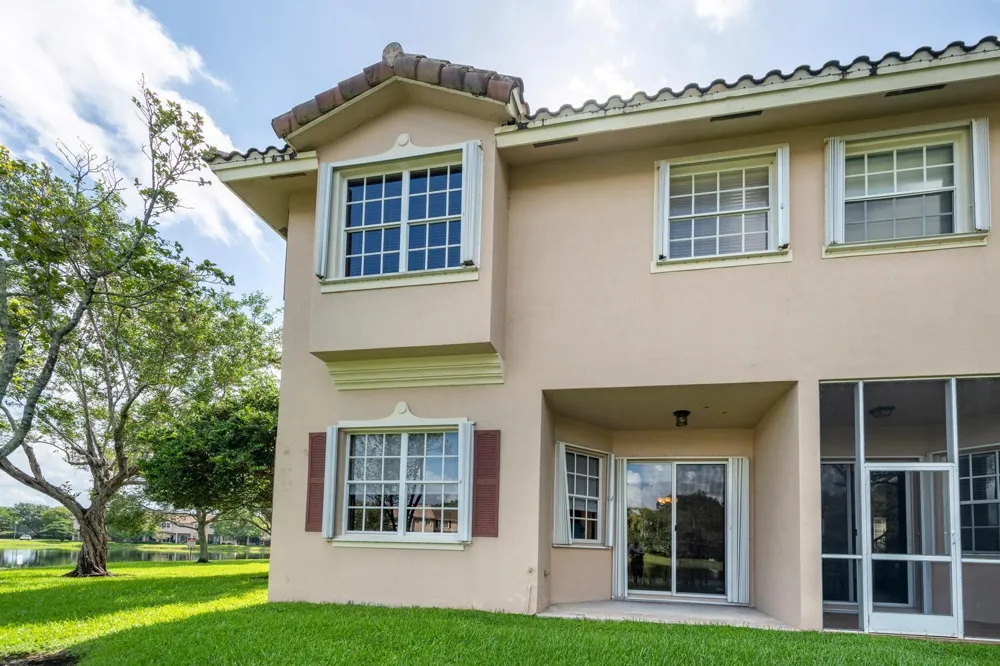 3501 Lakeside Drive Davie, FL 33328