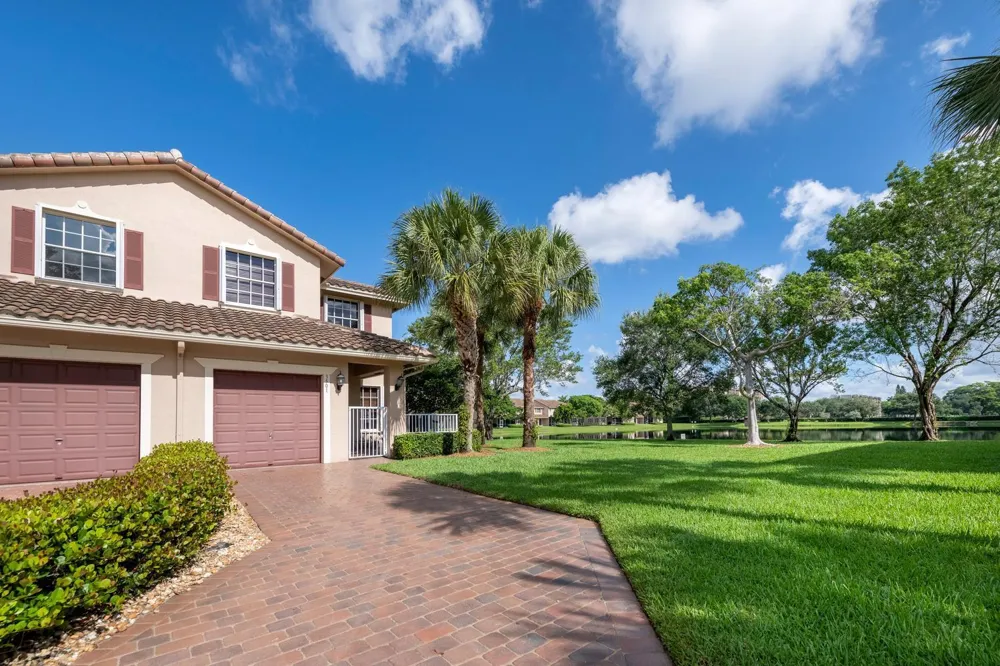 3501 Lakeside Drive Davie, FL 33328