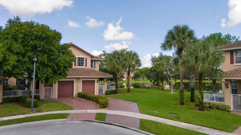 3501 Lakeside Drive Davie, FL 33328