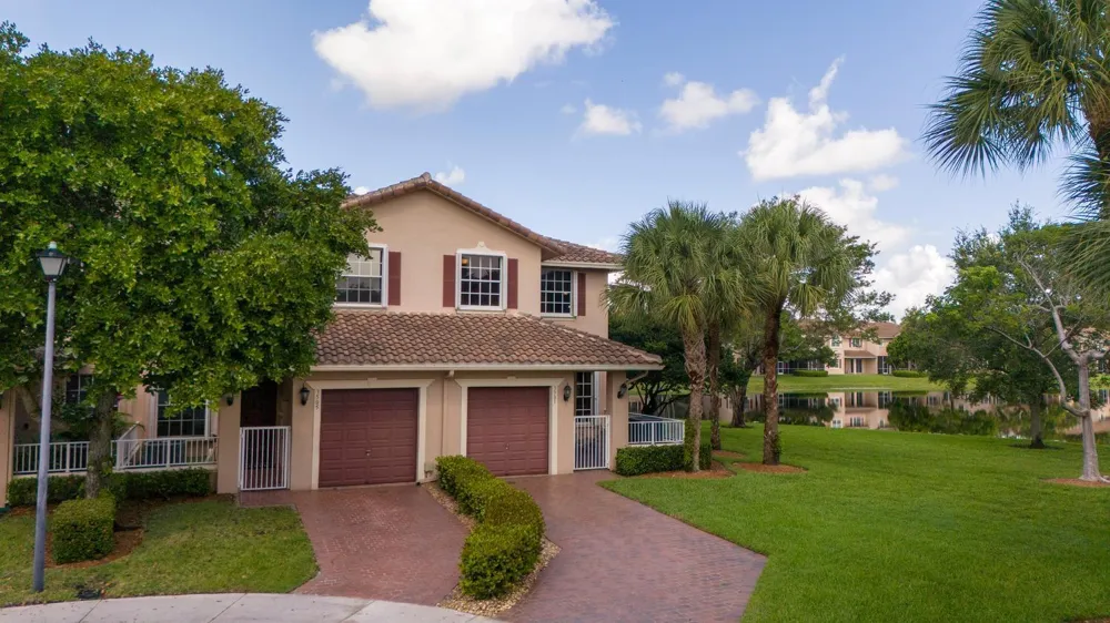 3501 Lakeside Drive Davie, FL 33328